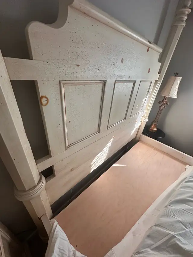 Queen size poster bed and mattress in Beds & Mattresses in Nanaimo - Image 10