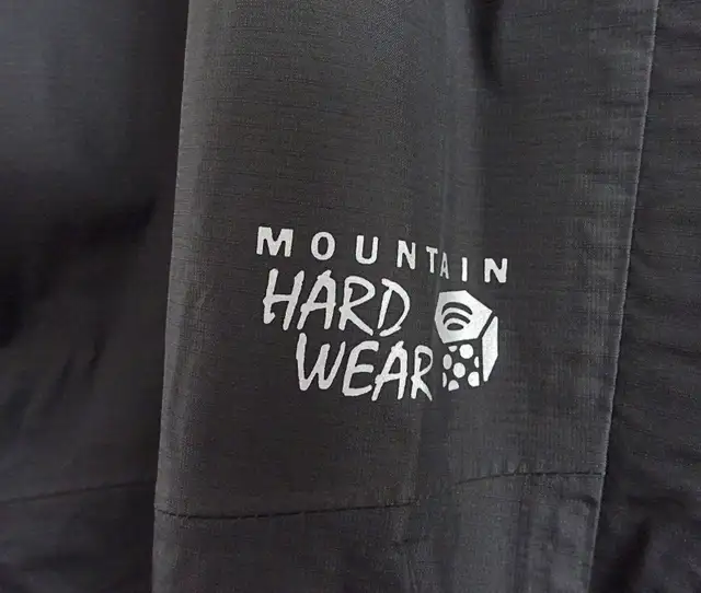 Ladies’ Small MOUNTAIN HARDWEAR Gore-Tex snow pants - NEW w/tags in Women's - Bottoms in Markham / York Region - Image 5