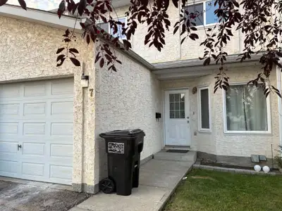This beautiful townhouse is very spacious with 1500 sf. Renovated last summer. It has three bedrooms...