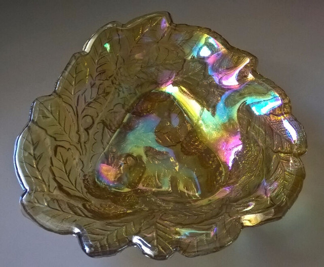 Indiana Glass Marigold Carnival Candy Dish Bowl Berries in Arts & Collectibles in Oshawa / Durham Region