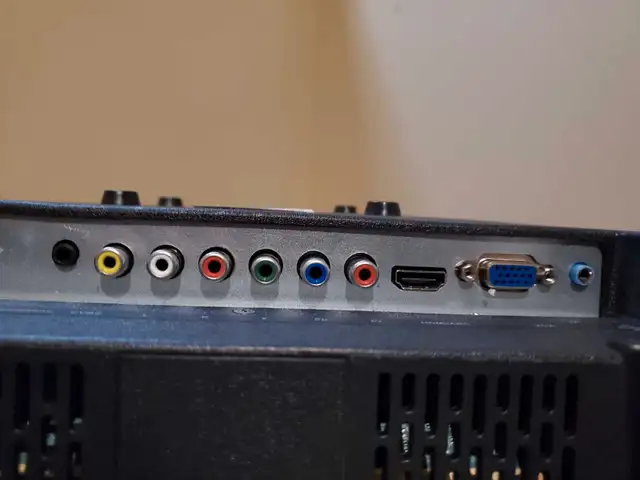24 inch RCA LCD TV in TVs in Ottawa - Image 6