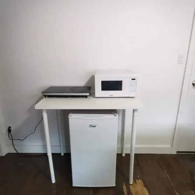 Downtown Spadina Private Studio Sublet in Short Term Rentals in City of Toronto - Image 5