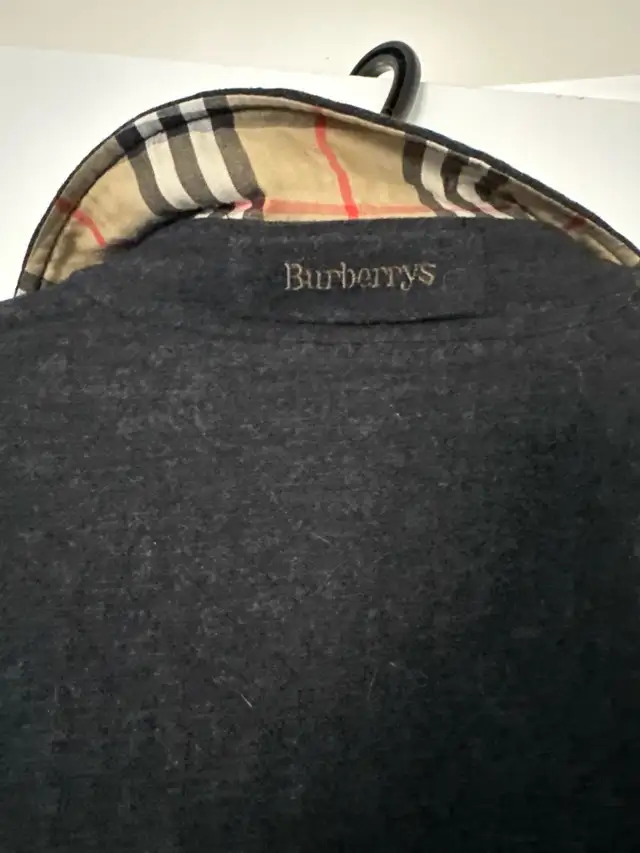 Ladies authentic vintage  Burberry jacket in Women's - Tops & Outerwear in Mississauga / Peel Region - Image 9