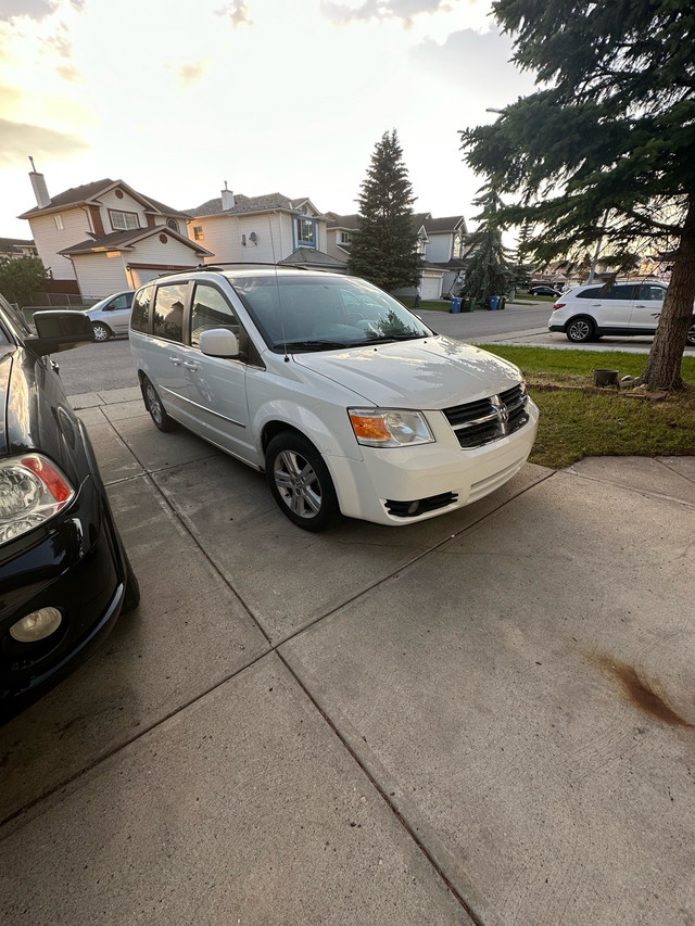 Dodge caravan in Cars & Trucks in Calgary - Image 3