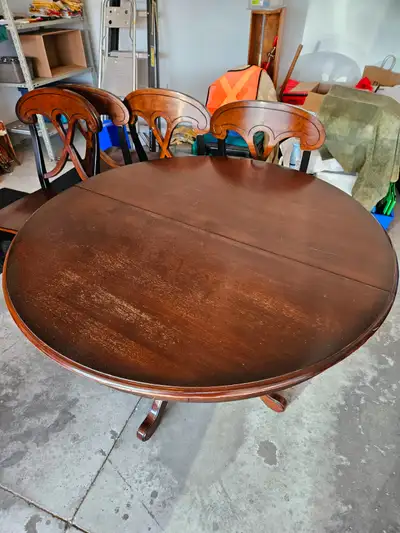 Round Dining Table with 4 chairs (Pier 1), View more