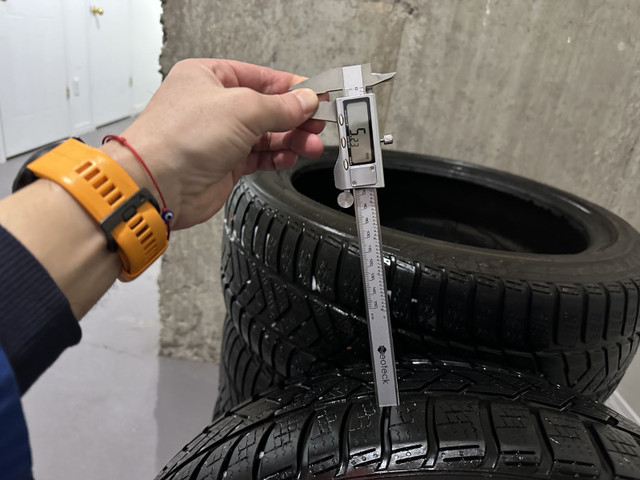 Pirelli Sottozero 3 winter tires 235/45/19 dans Pneus et jantes  à Longueuil/Rive Sud - Image 4