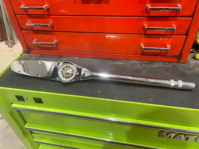 Selling one 1/2” Snap On Torque Wrench in like new condition. Part no. 250-FU $140 OBO Located in Pe...