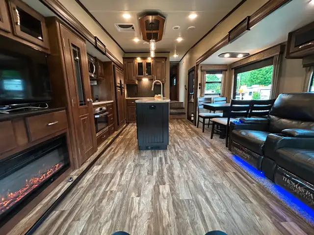 2019 Grand Design Reflection model 337RLS in Travel Trailers & Campers in Annapolis Valley - Image 12