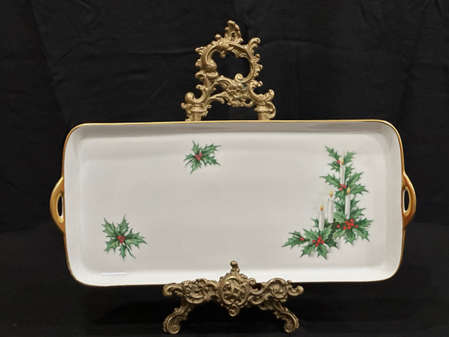 Vintage Christmas tea pot set, tea cup and platter  in Arts & Collectibles in Guelph - Image 3