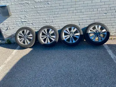 Honda accord winter tires Michelin 225 50 17 in great condition off a year 2010 sold car asking $200...