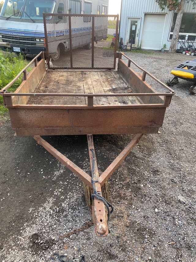 6’ x 10’ landscape/utility trailer with ramp and extension chain