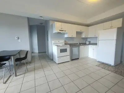 May to August Sublet, Furnished apartment