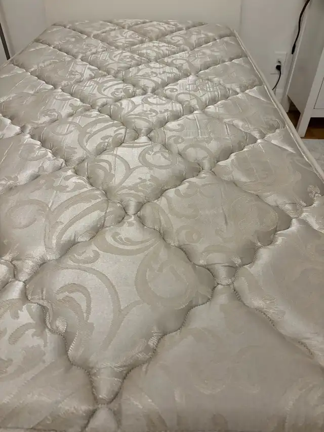 (Free Delivery) IKEA Single Bed Frame & Mattress  in Beds & Mattresses in City of Montréal - Image 3