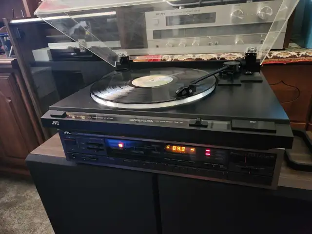 JVC - Turntable Receiver Stereo System in Stereo Systems & Home Theatre in Edmonton - Image 3