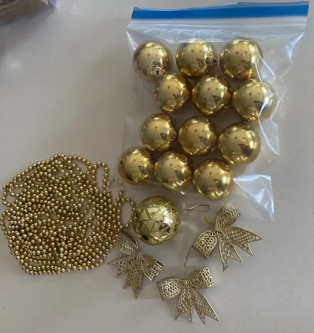 Gold Shatterproof Christmas Tree Decorations in Holiday, Event & Seasonal in Calgary - Image 3