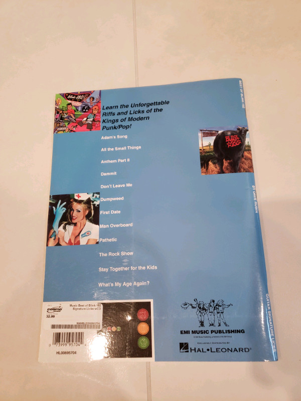 Best of blink-182 for Bass (Songbook) in Guitars in Markham / York Region - Image 4