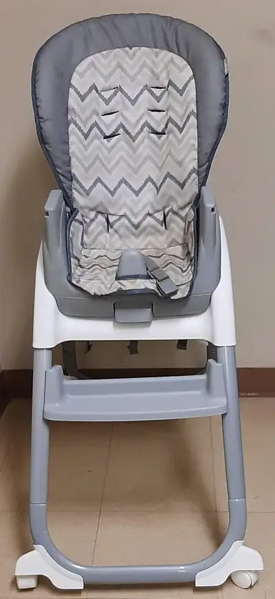 Ingenuity "3-in-1" high chair Regular high chair with removable food tray. 5-point harness. Can conv...
