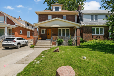 Student housing Very close to the main campus, brand new bathroom with walk-in tiled shower Large 2...