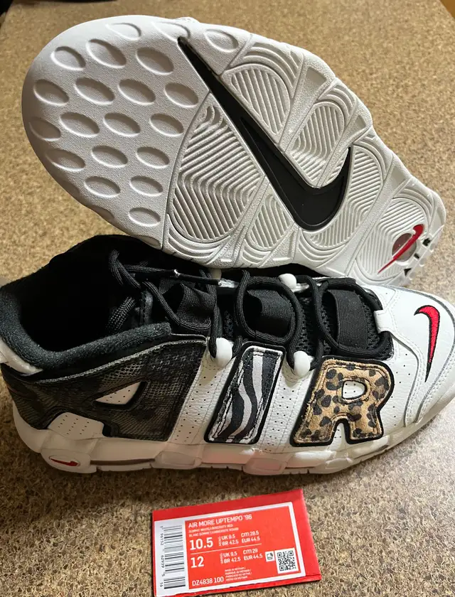 Nike Air More Uptempo size 10.5 in Men's Shoes in City of Toronto - Image 5