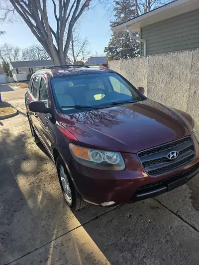 Hyundai Santa Fe 2007 - AWD - All seasons tires - Good condition