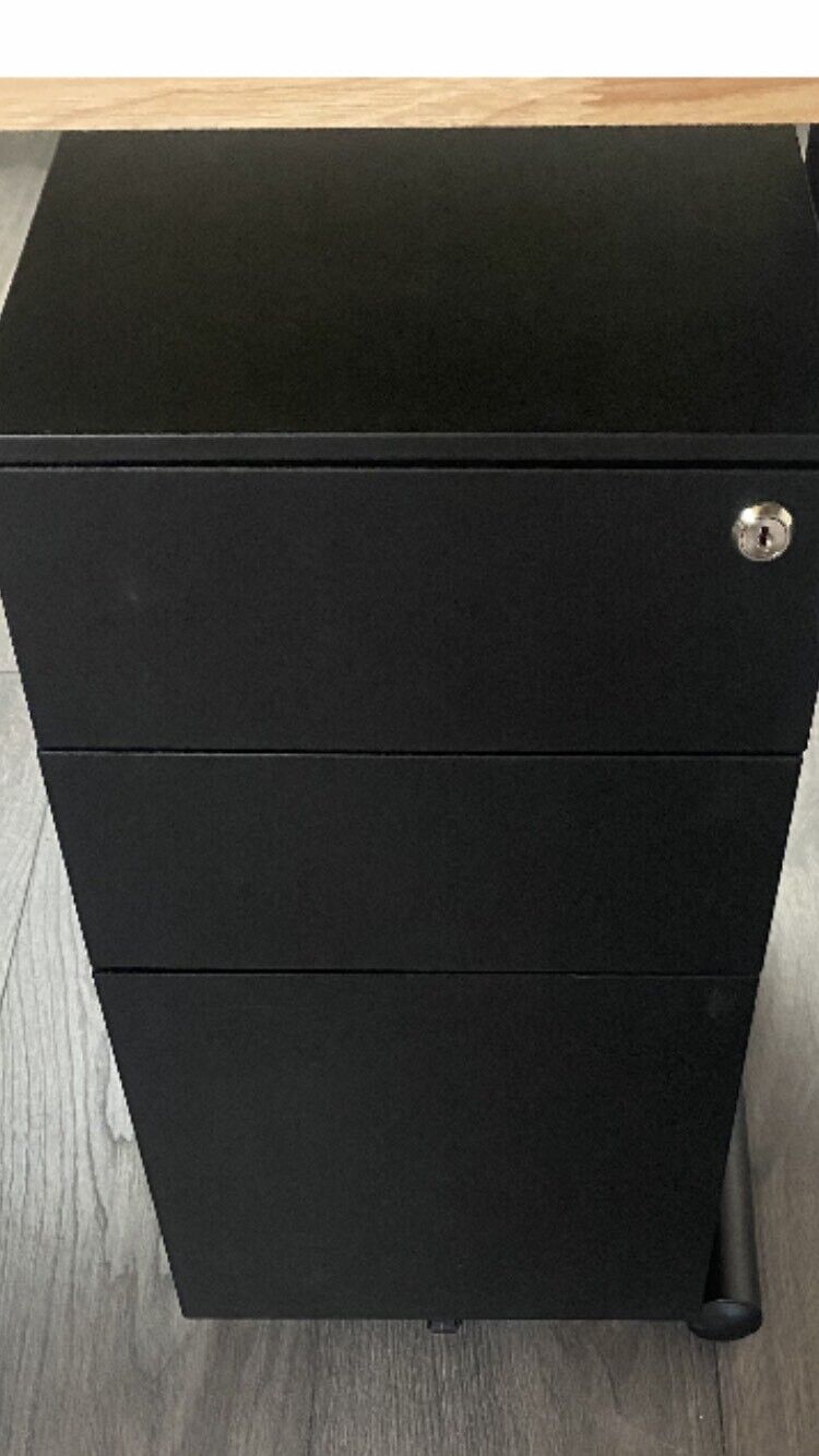 Filing for under desk on wheels with key 60 (30) Other