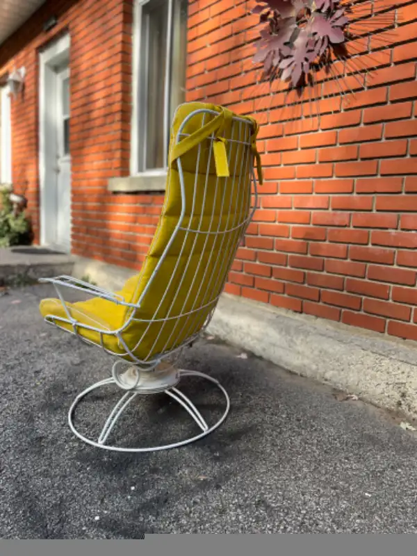 Chaise patio vintage Homecrest avec coussin d’origine in Patio & Garden Furniture in City of Montréal - Image 6