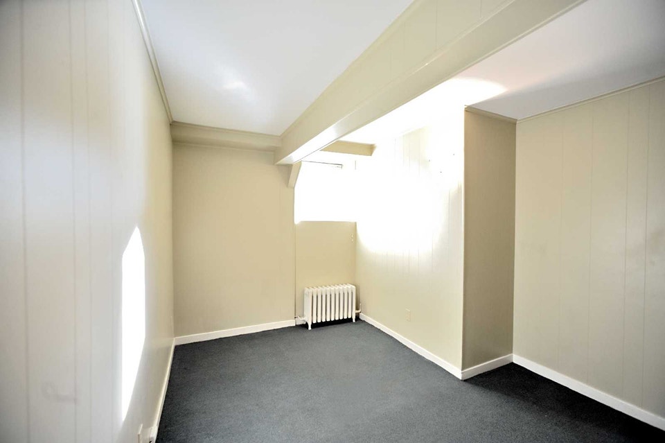 Heat Included. Lemarchant Rd. Parking. Wash/dryer. Dishwasher 4