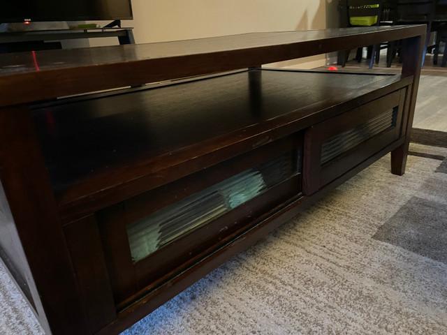 Solid wood coffee table  in Coffee Tables in Abbotsford - Image 3
