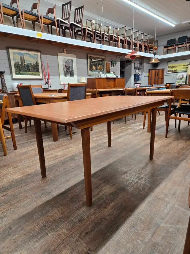 Mid century modern furniture  in Dining Tables & Sets in Stratford - Image 10
