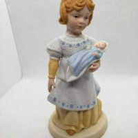 Vintage Collectable AVON **A Mother's Love** 1981 Figurine.