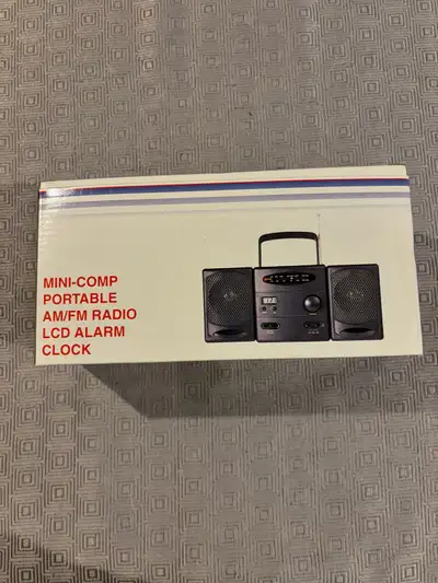 Mini-Comp Portable AM/FM Radio LCD Alarm Clock / Réveil Matin, View more