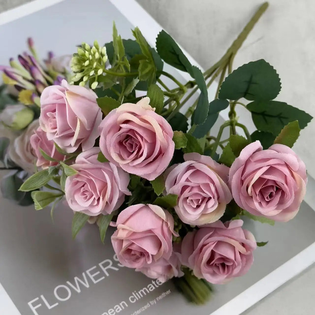 Artificial Rose Flower Mini Bouquet - Pink (2x available) dans Décoration intérieure et accessoires  à Ville de Montréal - Image 2