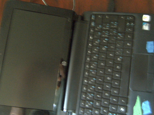 Dell 10'' laptop  - older but works fine in Laptops in Ottawa - Image 2