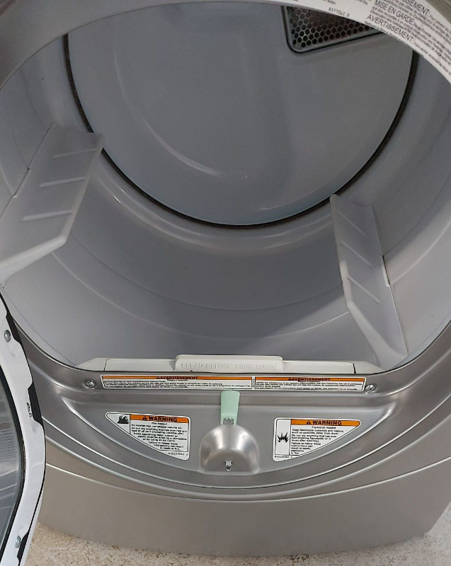 WHIRLPOOL "DUET" STAINLESS STACKABLE DRYER in Washers & Dryers in London - Image 4