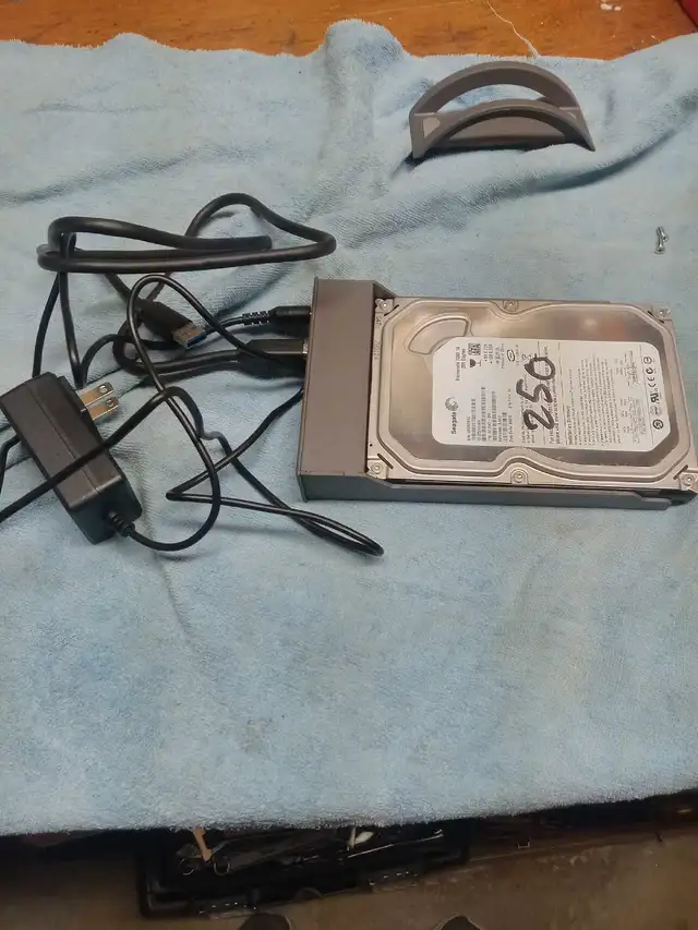 250GB External Hard Drive in System Components in Pembroke - Image 3