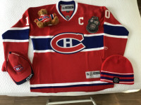 A VENDRE CHANDAIL,CASQUETTE,TUQUE,RONDELLE,PORTE CLÉS,ÉPINGLETTE