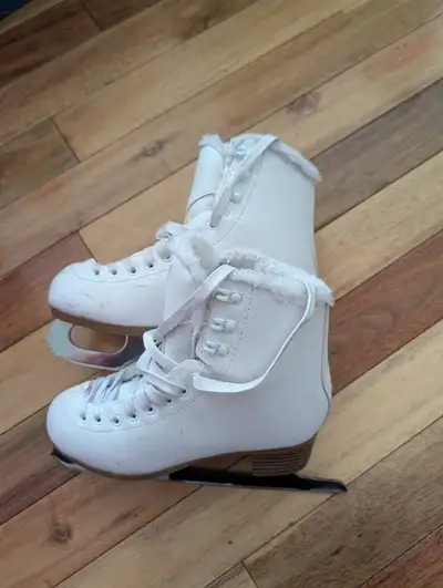Vic Dream III Figure Skates, size 3, View more