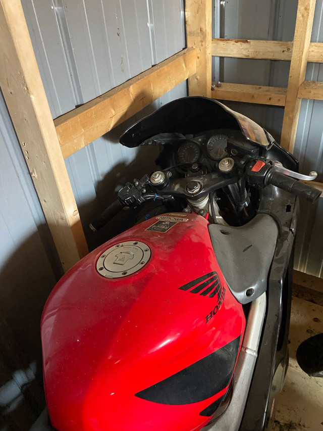  2000 CBR 600 in Other in North Bay - Image 2