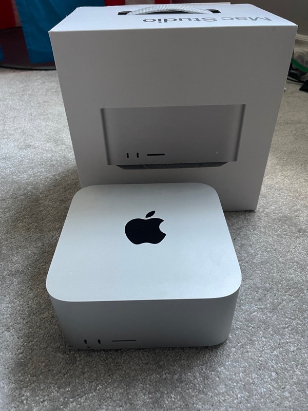 Mac Studio + AppleCare, Black Keyboard for Sale Desktop Computers