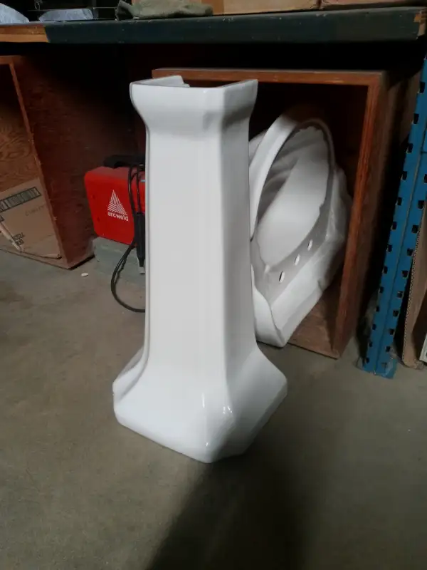 Two Pedestal Sinks in Plumbing, Sinks, Toilets & Showers in Regina - Image 5