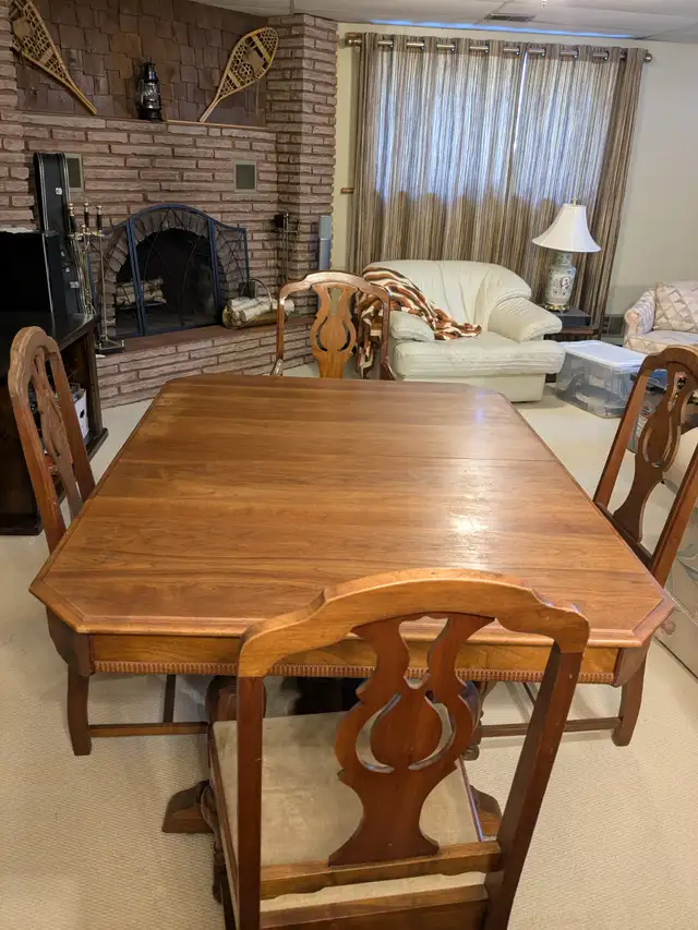 Dining Rm Set - Krug Brothers circa 1890 - 1920 in Dining Tables & Sets in Hamilton - Image 3