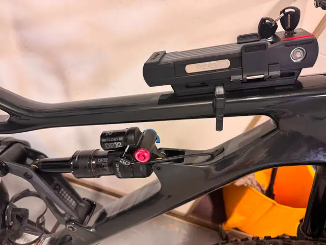 2019 Cannondale Habit Carbon 5 - Upgraded Trail Bike in Mountain in Edmonton - Image 6