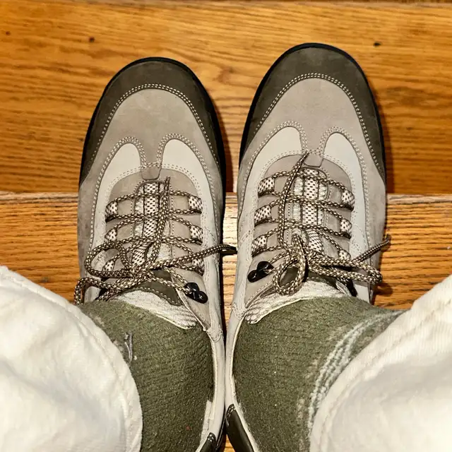 NWT orthopedic Hiking shoes. Women’s wide shoes  size 10w in Women's - Shoes in Oshawa / Durham Region - Image 9