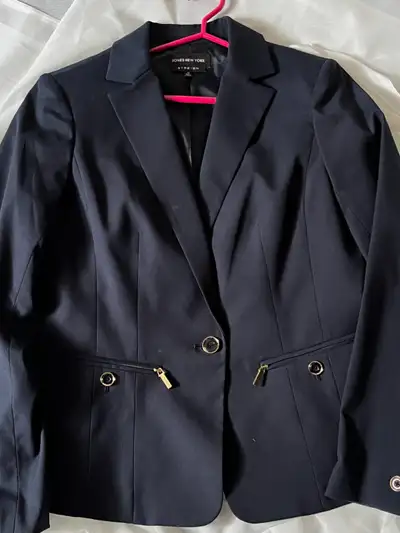 Blazer bleu marin de grandeur 12 de Jones New York!, View more