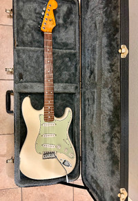 Fender electric guitar in new condition