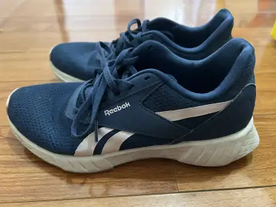 Reebok Woman Running Shoes - Size 9 navy blue, View more