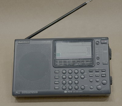 Radio Shack DX-398 PLL Synthesized Radio, View more