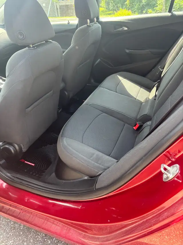 2017 chevy cruze LT hatchback 536633639364218884