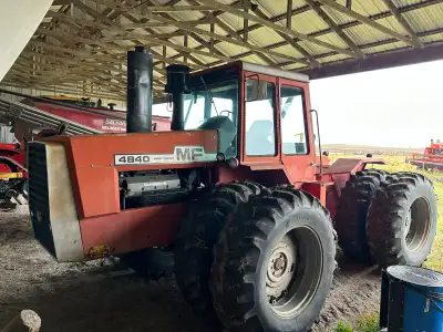 1981 Massey Ferguson 4840 Partial Powershift Transmission 4 rear remotes Approximately 200 hours on...