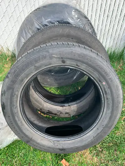 3 pneus Michelin P235/60R18 encore bon pour un saison 4 à 5 /32 sur les pneus seulement $20 ch .